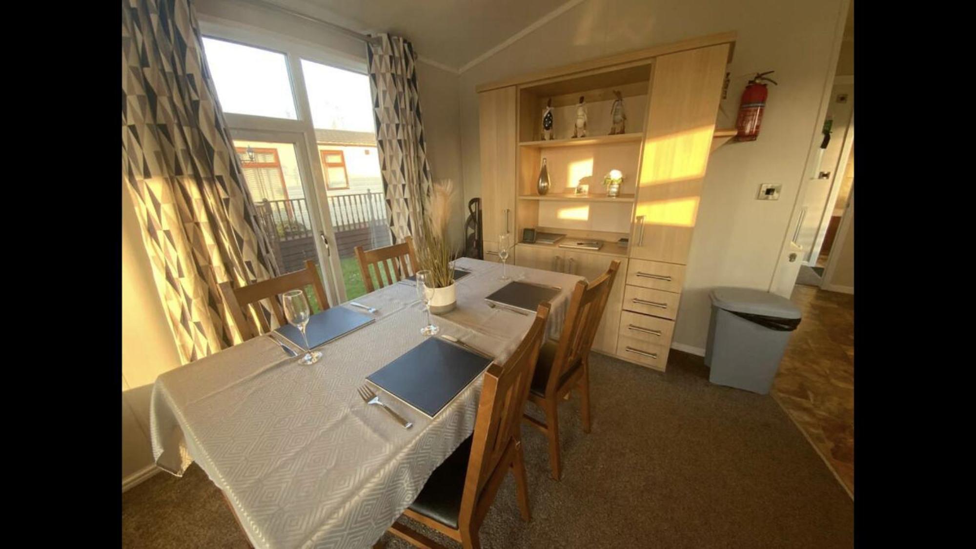 Bumblebee Lodge Tydd St. Giles Extérieur photo